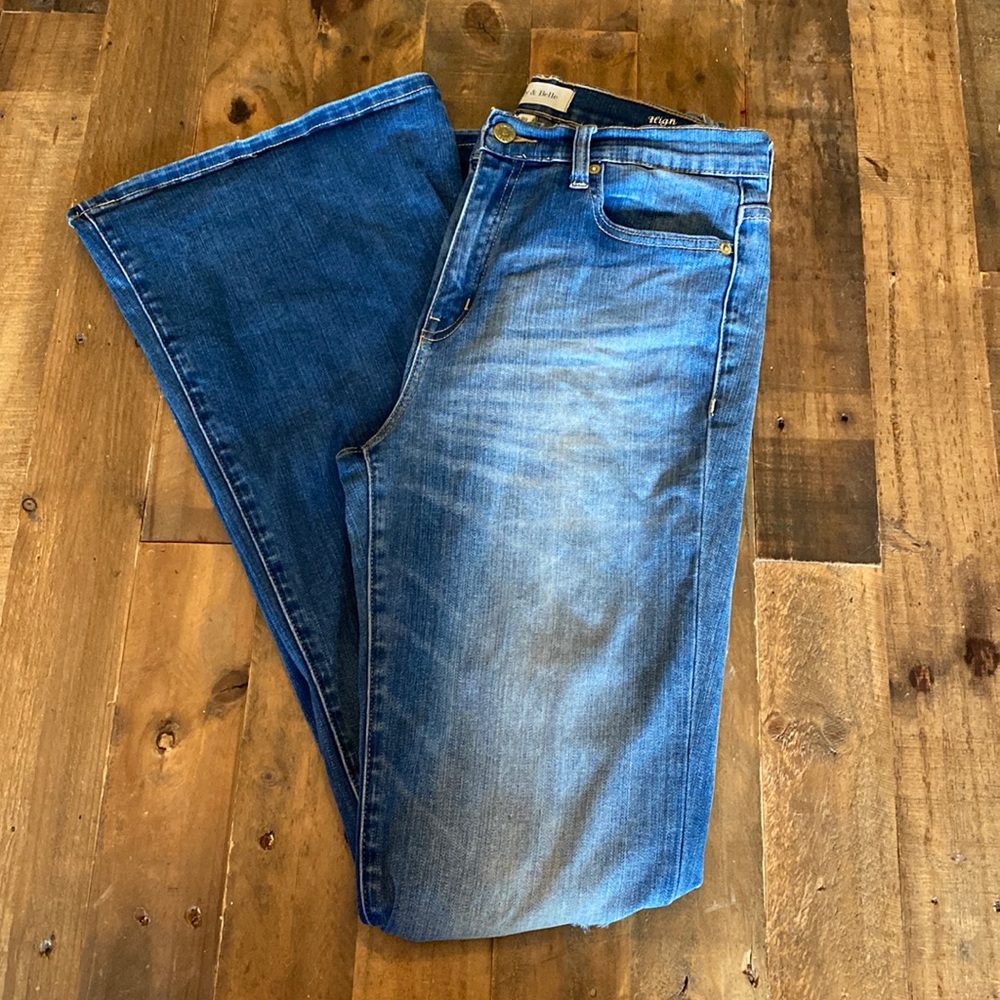 EUC Distressed Women’s Henry & Belle High Waisted Flare Size 30 Inseam 34”